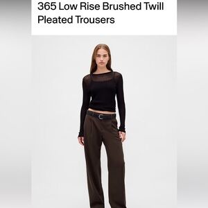 Gap Women’s Viral Low Rise Pleated Trousers (SOLD OUT)